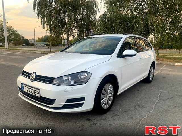 Белый Фольксваген Гольф, объемом двигателя 1.6 л и пробегом 258 тыс. км за 10700 $, фото 1 на Automoto.ua