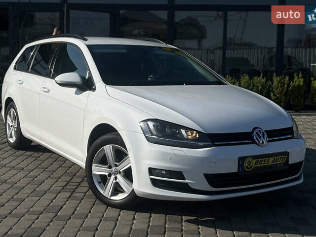 Белый Фольксваген Гольф, объемом двигателя 1.6 л и пробегом 268 тыс. км за 11000 $, фото 1 на Automoto.ua