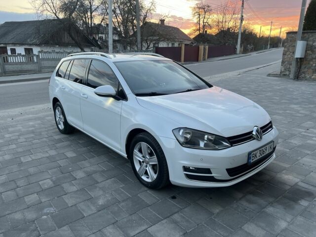 Белый Фольксваген Гольф, объемом двигателя 1.6 л и пробегом 198 тыс. км за 12250 $, фото 1 на Automoto.ua