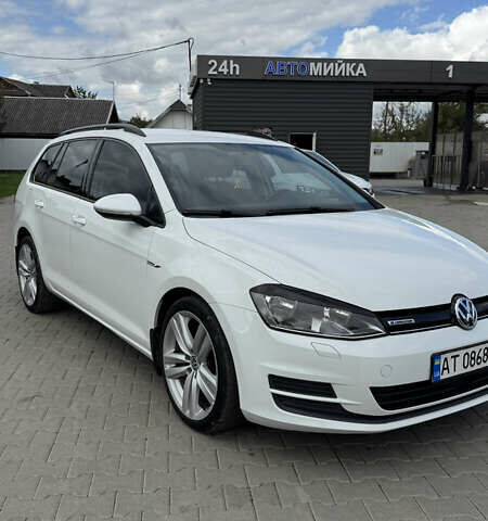 Белый Фольксваген Гольф, объемом двигателя 1.4 л и пробегом 218 тыс. км за 11300 $, фото 1 на Automoto.ua