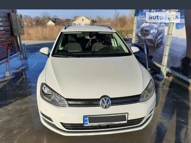 Белый Фольксваген Гольф, объемом двигателя 1.4 л и пробегом 215 тыс. км за 9900 $, фото 1 на Automoto.ua