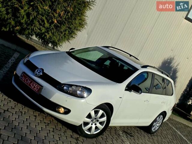 Белый Фольксваген Гольф, объемом двигателя 1.6 л и пробегом 238 тыс. км за 8450 $, фото 1 на Automoto.ua