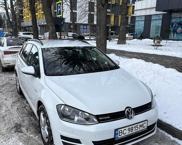 Белый Фольксваген Гольф, объемом двигателя 1.4 л и пробегом 216 тыс. км за 9900 $, фото 1 на Automoto.ua