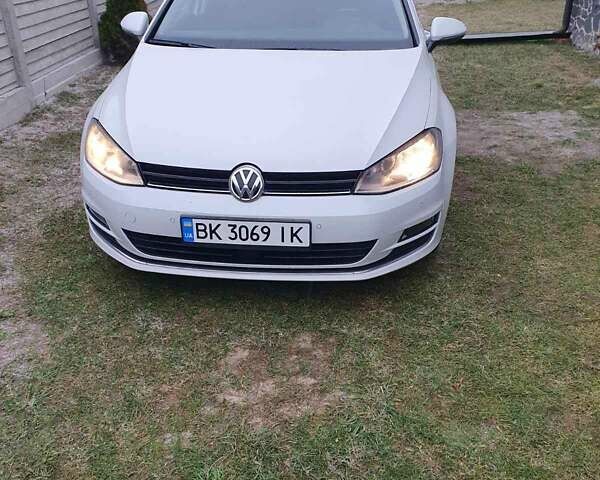 Білий Фольксваген Гольф, об'ємом двигуна 1.6 л та пробігом 195 тис. км за 11000 $, фото 1 на Automoto.ua