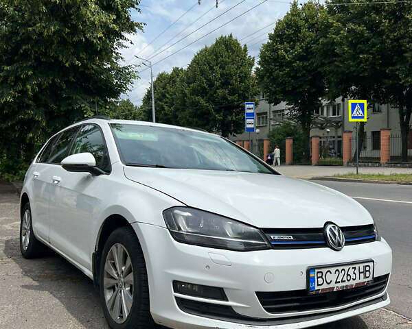 Белый Фольксваген Гольф, объемом двигателя 1.4 л и пробегом 345 тыс. км за 9499 $, фото 1 на Automoto.ua