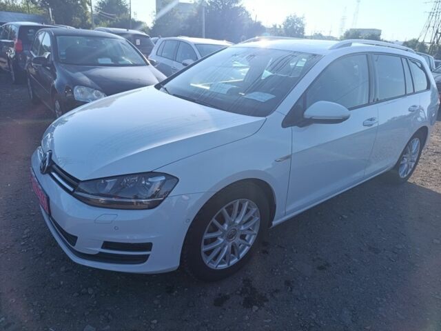 Белый Фольксваген Гольф, объемом двигателя 1 л и пробегом 250 тыс. км за 10800 $, фото 1 на Automoto.ua