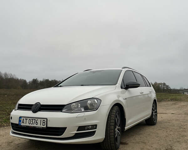 Белый Фольксваген Гольф, объемом двигателя 1.6 л и пробегом 281 тыс. км за 10499 $, фото 1 на Automoto.ua