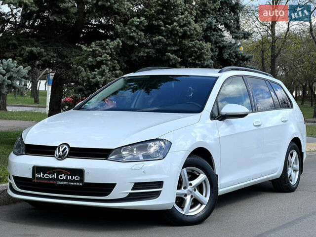 Білий Фольксваген Гольф, об'ємом двигуна 1.6 л та пробігом 195 тис. км за 11799 $, фото 1 на Automoto.ua