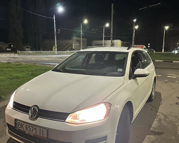 Белый Фольксваген Гольф, объемом двигателя 1.97 л и пробегом 240 тыс. км за 10300 $, фото 1 на Automoto.ua