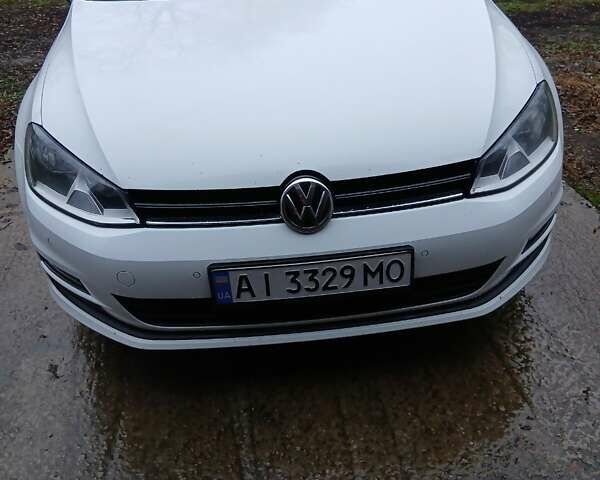 Белый Фольксваген Гольф, объемом двигателя 1.6 л и пробегом 208 тыс. км за 10000 $, фото 1 на Automoto.ua