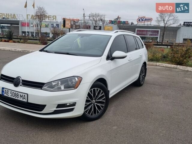 Белый Фольксваген Гольф, объемом двигателя 1.97 л и пробегом 210 тыс. км за 13500 $, фото 1 на Automoto.ua