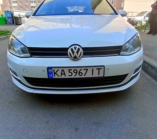 Белый Фольксваген Гольф, объемом двигателя 2 л и пробегом 200 тыс. км за 12000 $, фото 1 на Automoto.ua