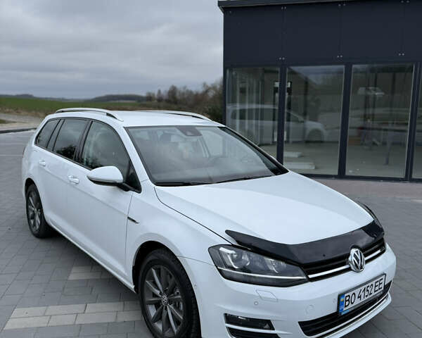 Белый Фольксваген Гольф, объемом двигателя 1.6 л и пробегом 243 тыс. км за 10700 $, фото 1 на Automoto.ua