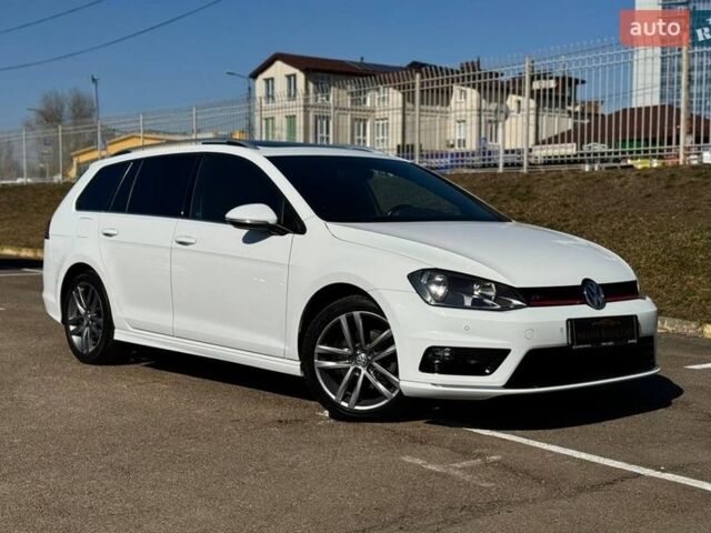 Белый Фольксваген Гольф, объемом двигателя 1.6 л и пробегом 200 тыс. км за 12990 $, фото 1 на Automoto.ua