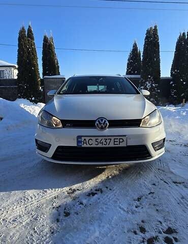 Белый Фольксваген Гольф, объемом двигателя 1.6 л и пробегом 250 тыс. км за 13768 $, фото 1 на Automoto.ua