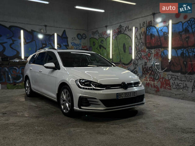 Білий Фольксваген Гольф, об'ємом двигуна 1.8 л та пробігом 178 тис. км за 13000 $, фото 1 на Automoto.ua