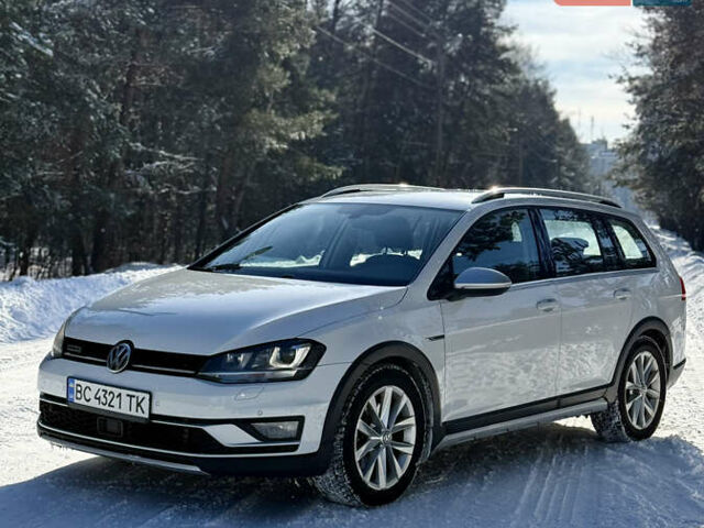 Белый Фольксваген Гольф, объемом двигателя 1.97 л и пробегом 315 тыс. км за 13900 $, фото 1 на Automoto.ua