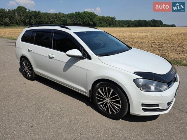 Білий Фольксваген Гольф, об'ємом двигуна 1.6 л та пробігом 250 тис. км за 10800 $, фото 1 на Automoto.ua