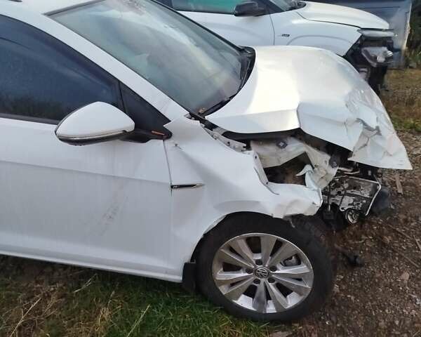 Білий Фольксваген Гольф, об'ємом двигуна 1.6 л та пробігом 280 тис. км за 5500 $, фото 1 на Automoto.ua