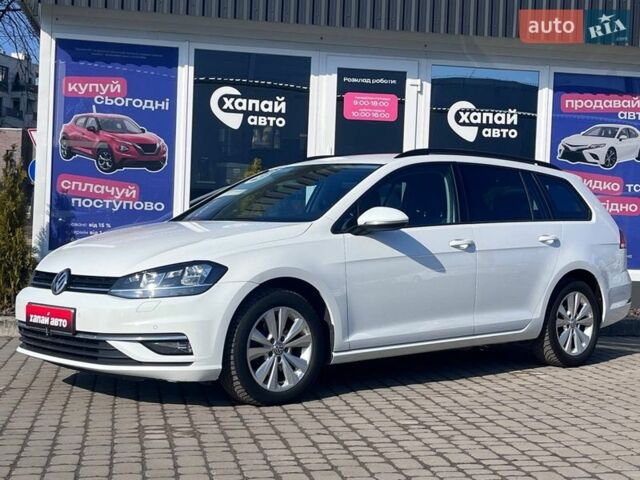 Белый Фольксваген Гольф, объемом двигателя 1.6 л и пробегом 250 тыс. км за 13000 $, фото 1 на Automoto.ua