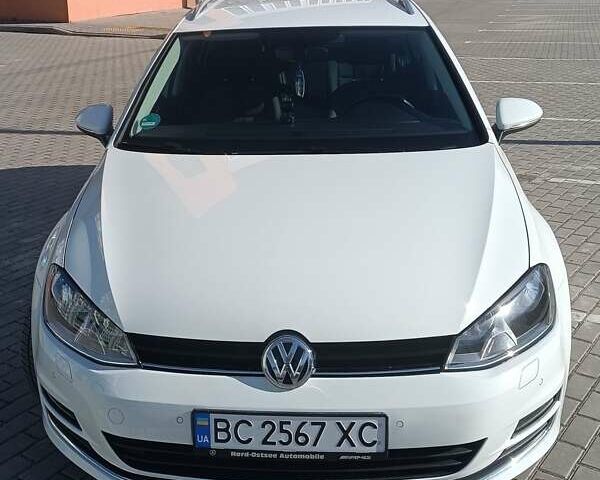 Белый Фольксваген Гольф, объемом двигателя 1.6 л и пробегом 218 тыс. км за 12800 $, фото 1 на Automoto.ua