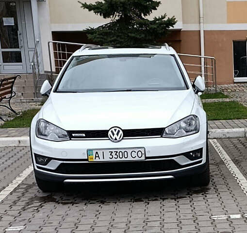 Белый Фольксваген Гольф, объемом двигателя 1.78 л и пробегом 50 тыс. км за 15999 $, фото 1 на Automoto.ua