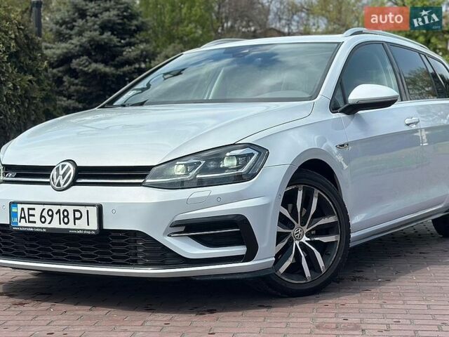 Белый Фольксваген Гольф, объемом двигателя 1.97 л и пробегом 256 тыс. км за 15999 $, фото 1 на Automoto.ua