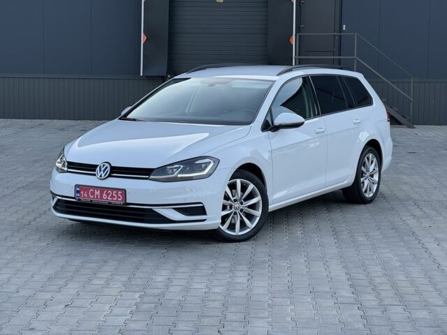 Белый Фольксваген Гольф, объемом двигателя 1.6 л и пробегом 231 тыс. км за 12799 $, фото 1 на Automoto.ua