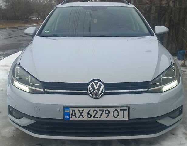 Білий Фольксваген Гольф, об'ємом двигуна 1.6 л та пробігом 264 тис. км за 12500 $, фото 1 на Automoto.ua