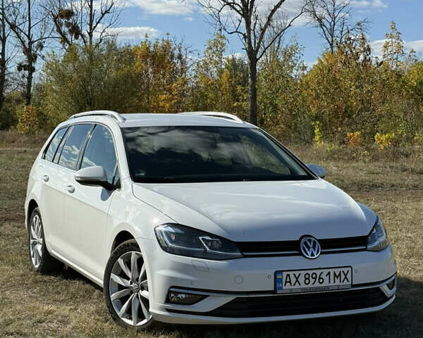 Белый Фольксваген Гольф, объемом двигателя 1.97 л и пробегом 240 тыс. км за 16100 $, фото 1 на Automoto.ua