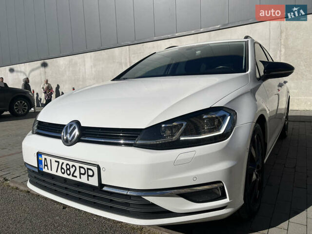 Белый Фольксваген Гольф, объемом двигателя 1.97 л и пробегом 216 тыс. км за 16900 $, фото 1 на Automoto.ua