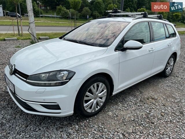 Белый Фольксваген Гольф, объемом двигателя 1.97 л и пробегом 256 тыс. км за 14000 $, фото 1 на Automoto.ua