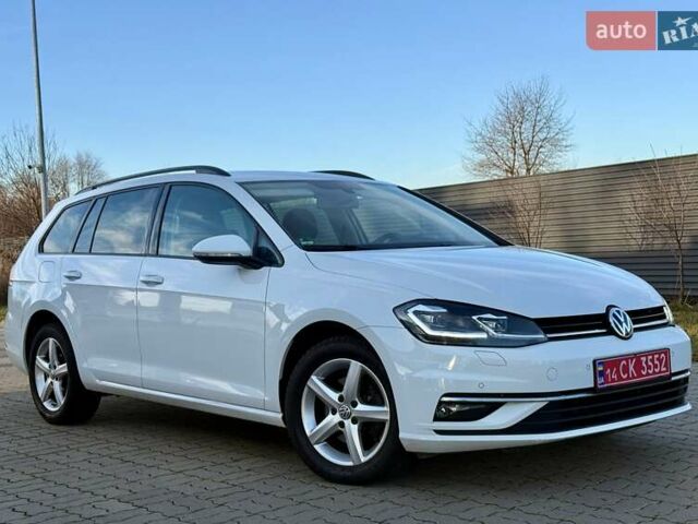 Белый Фольксваген Гольф, объемом двигателя 1.6 л и пробегом 182 тыс. км за 13950 $, фото 1 на Automoto.ua