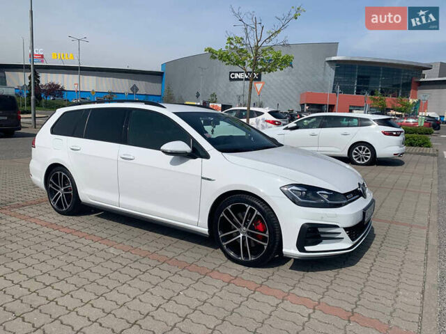 Белый Фольксваген Гольф, объемом двигателя 1.97 л и пробегом 222 тыс. км за 18800 $, фото 1 на Automoto.ua