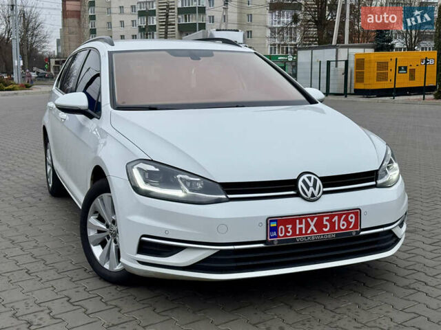 Білий Фольксваген Гольф, об'ємом двигуна 1.6 л та пробігом 217 тис. км за 12800 $, фото 1 на Automoto.ua