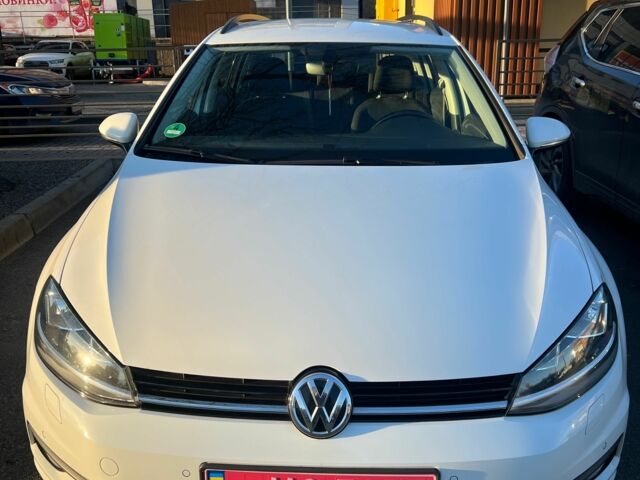 Білий Фольксваген Гольф, об'ємом двигуна 1.6 л та пробігом 273 тис. км за 13600 $, фото 1 на Automoto.ua