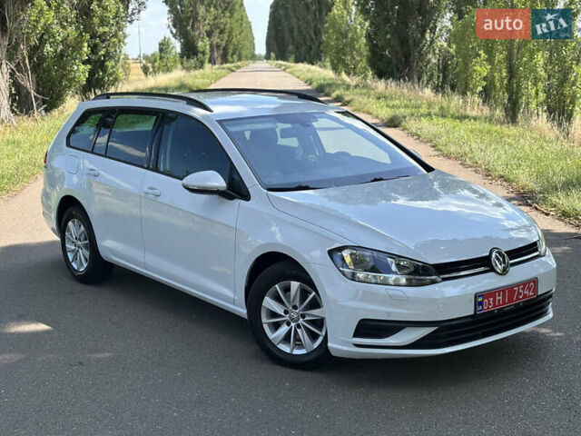 Білий Фольксваген Гольф, об'ємом двигуна 1.6 л та пробігом 226 тис. км за 13650 $, фото 1 на Automoto.ua