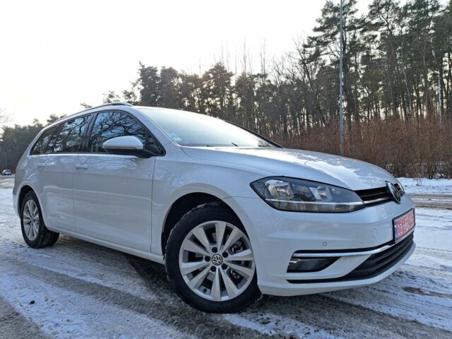 Белый Фольксваген Гольф, объемом двигателя 2 л и пробегом 218 тыс. км за 15200 $, фото 1 на Automoto.ua