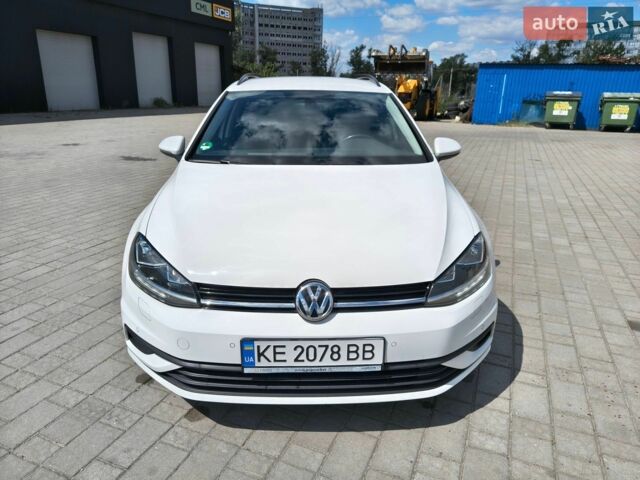 Білий Фольксваген Гольф, об'ємом двигуна 1.6 л та пробігом 216 тис. км за 13800 $, фото 1 на Automoto.ua