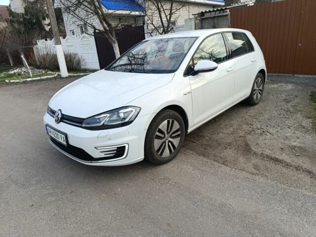 Білий Фольксваген Гольф, об'ємом двигуна 0 л та пробігом 60 тис. км за 14500 $, фото 1 на Automoto.ua