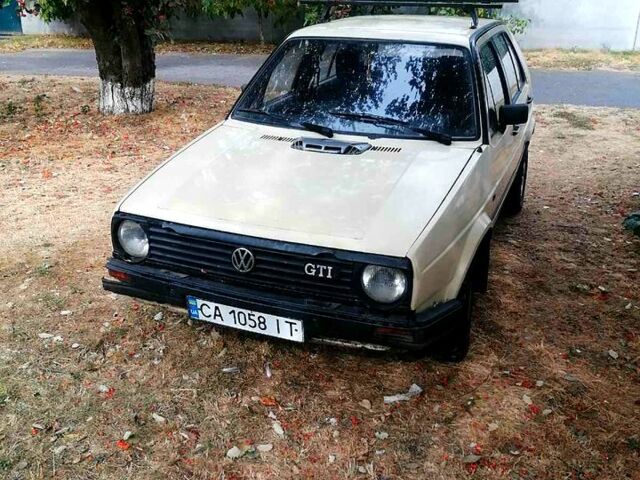 Бежевий Фольксваген Гольф, об'ємом двигуна 1.3 л та пробігом 100 тис. км за 1100 $, фото 1 на Automoto.ua