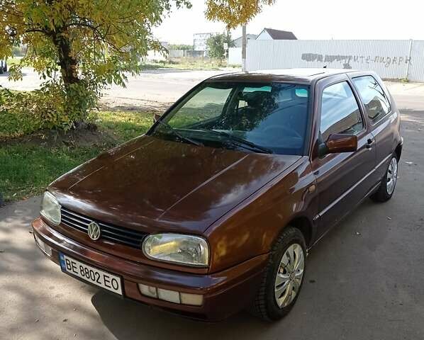 Бежевый Фольксваген Гольф, объемом двигателя 1.8 л и пробегом 250 тыс. км за 2100 $, фото 1 на Automoto.ua