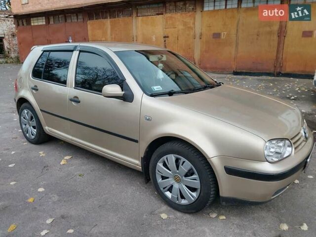 Бежевый Фольксваген Гольф, объемом двигателя 1.6 л и пробегом 179 тыс. км за 4600 $, фото 1 на Automoto.ua