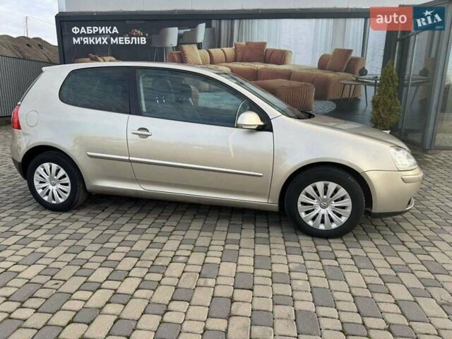 Бежевий Фольксваген Гольф, об'ємом двигуна 1.6 л та пробігом 169 тис. км за 6500 $, фото 1 на Automoto.ua