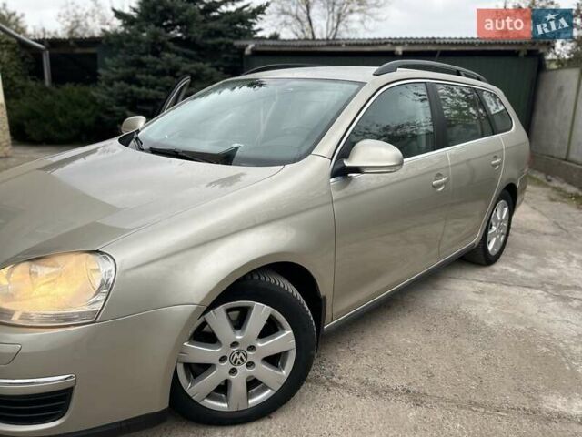 Бежевий Фольксваген Гольф, об'ємом двигуна 1.4 л та пробігом 235 тис. км за 5000 $, фото 1 на Automoto.ua