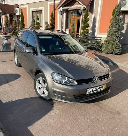 Бежевый Фольксваген Гольф, объемом двигателя 1.6 л и пробегом 213 тыс. км за 12099 $, фото 1 на Automoto.ua