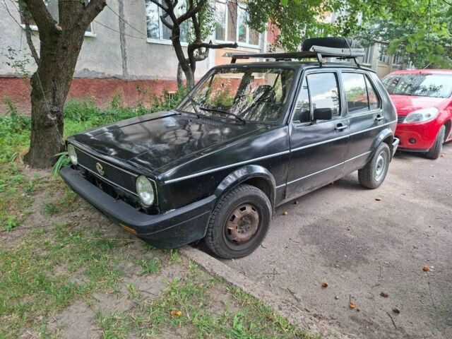 Чорний Фольксваген Гольф, об'ємом двигуна 1.1 л та пробігом 295 тис. км за 1100 $, фото 1 на Automoto.ua