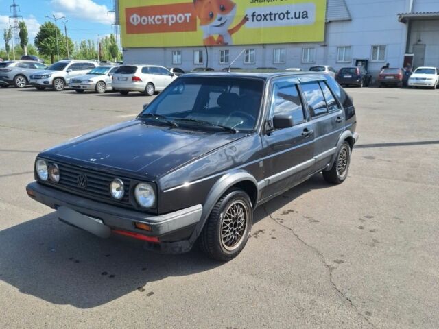 Черный Фольксваген Гольф, объемом двигателя 1.8 л и пробегом 379 тыс. км за 1423 $, фото 1 на Automoto.ua