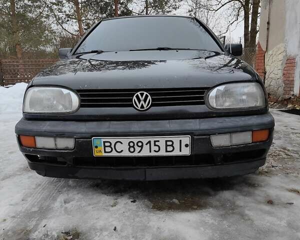 Черный Фольксваген Гольф, объемом двигателя 1.78 л и пробегом 300 тыс. км за 2100 $, фото 1 на Automoto.ua