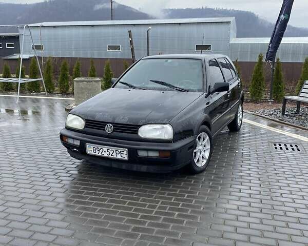 Черный Фольксваген Гольф, объемом двигателя 0 л и пробегом 320 тыс. км за 2600 $, фото 1 на Automoto.ua